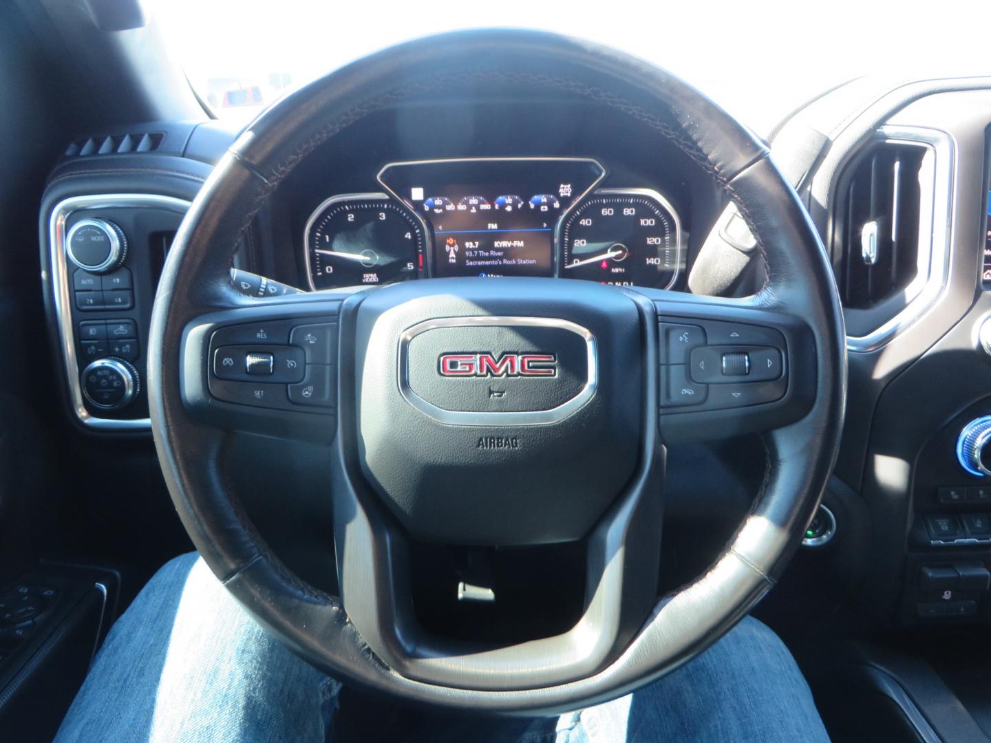 2020 White /BLACK GMC Sierra 2500HD AT4 Crew Cab Short Box 4WD (1GT49PEY9LF) with an 6.6L V8 OHV 16 DIESEL engine, 6A transmission, located at 2630 Grass Valley Highway, Auburn, CA, 95603, (530) 508-5100, 38.937893, -121.095482 - Photo#31